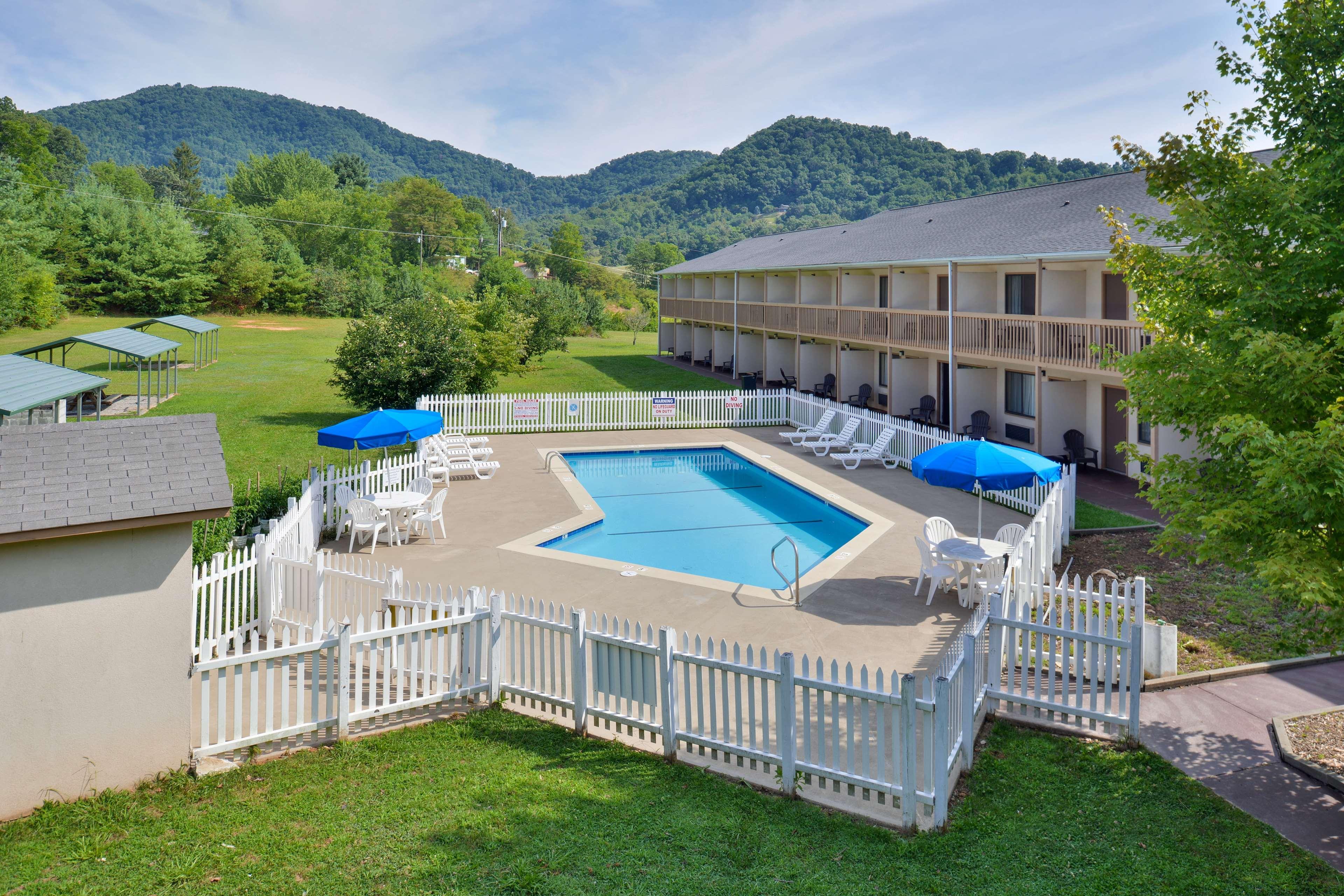 Americas Best Value Inn Canton Exterior photo